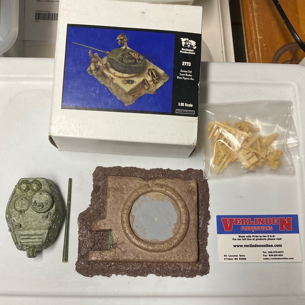 Verlinden 1/35 German T34 Turret Bunker with base and figures.  Figures unbuilt